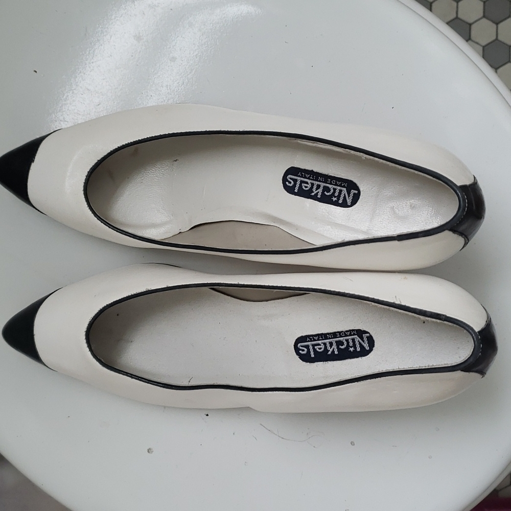 Vintage nickels white/blue tip classic shoe, 2in heel